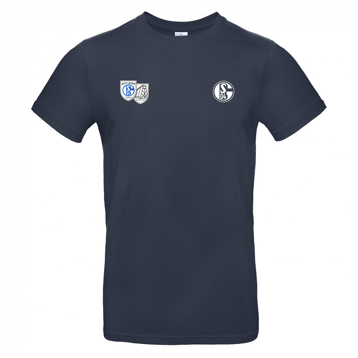 Dunkelblaues T-Shirt mit Rundhalsausschnitt. Links auf der Brust das Schalke-Logo, rechts daneben zwei Wappen: links das runde Logo „Kurort Knappen“, rechts ein Förderturm-Symbol.
